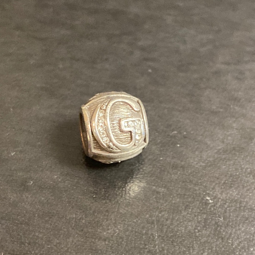 Brighton “G” Alpha Bead